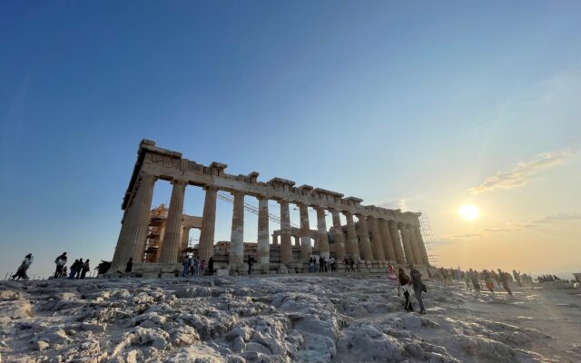 Photograph of the Parthenon.